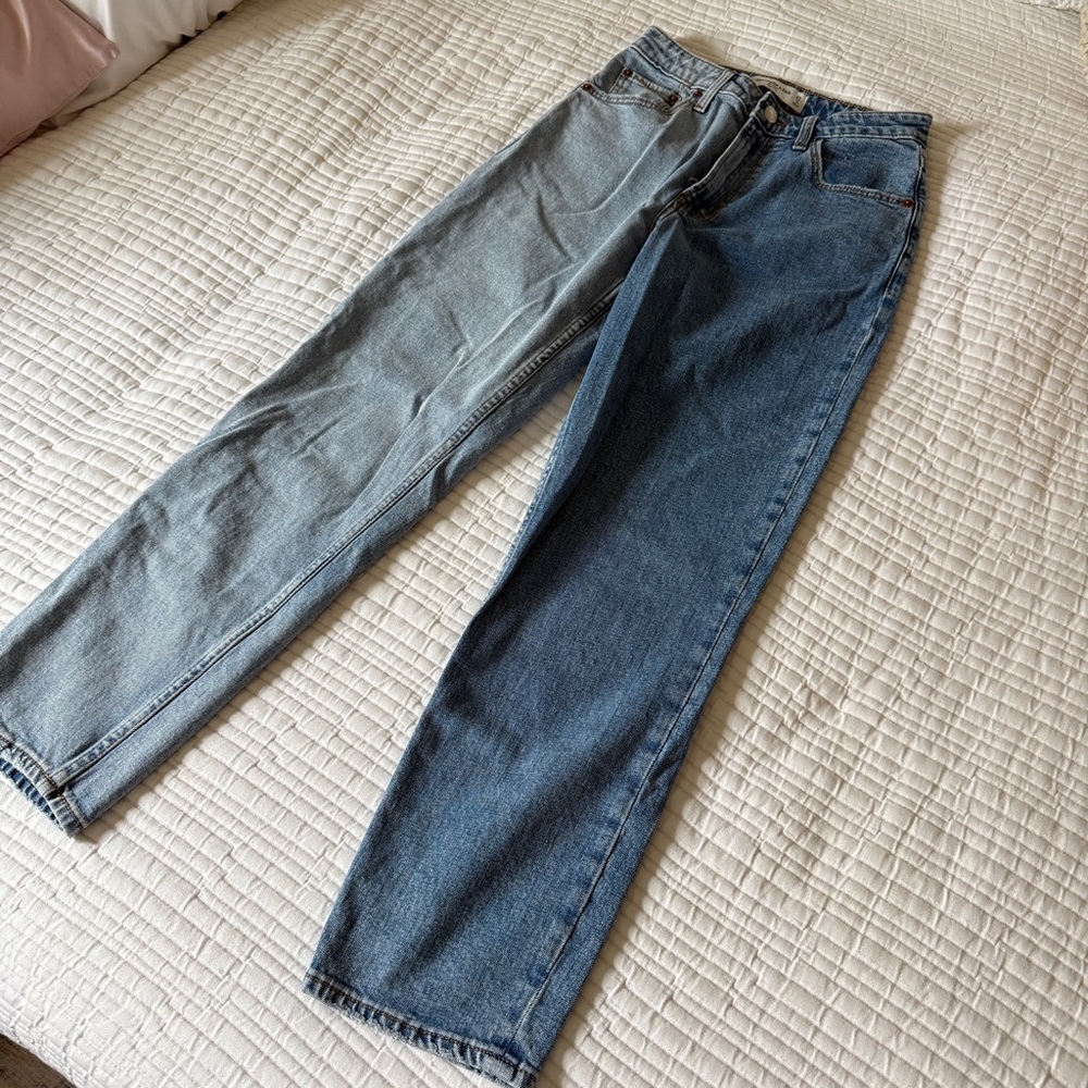 Abercrombie & Fitch Mom Jeans